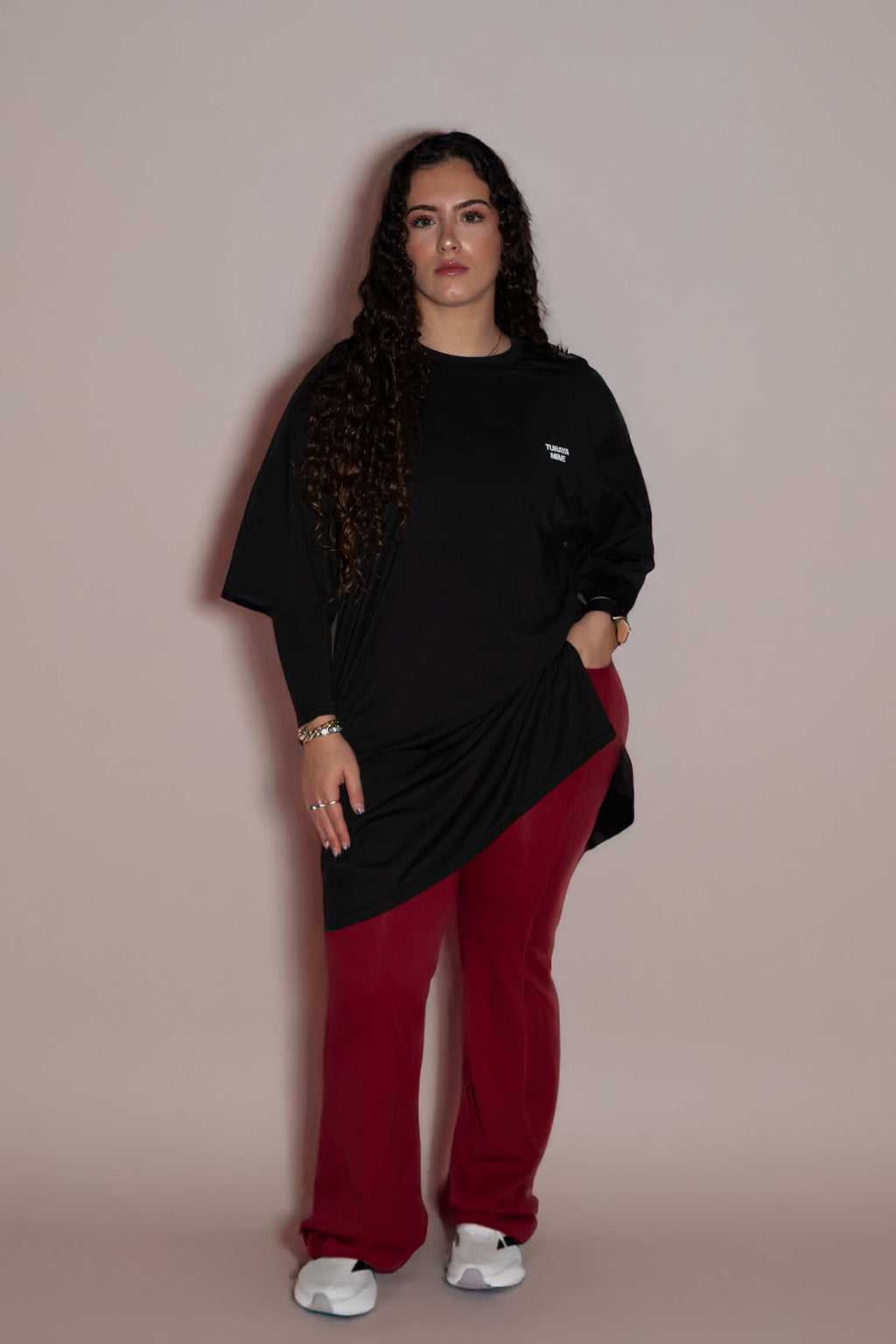 Muslim woman  wearing modest active top — TURAYA MOVE Canada